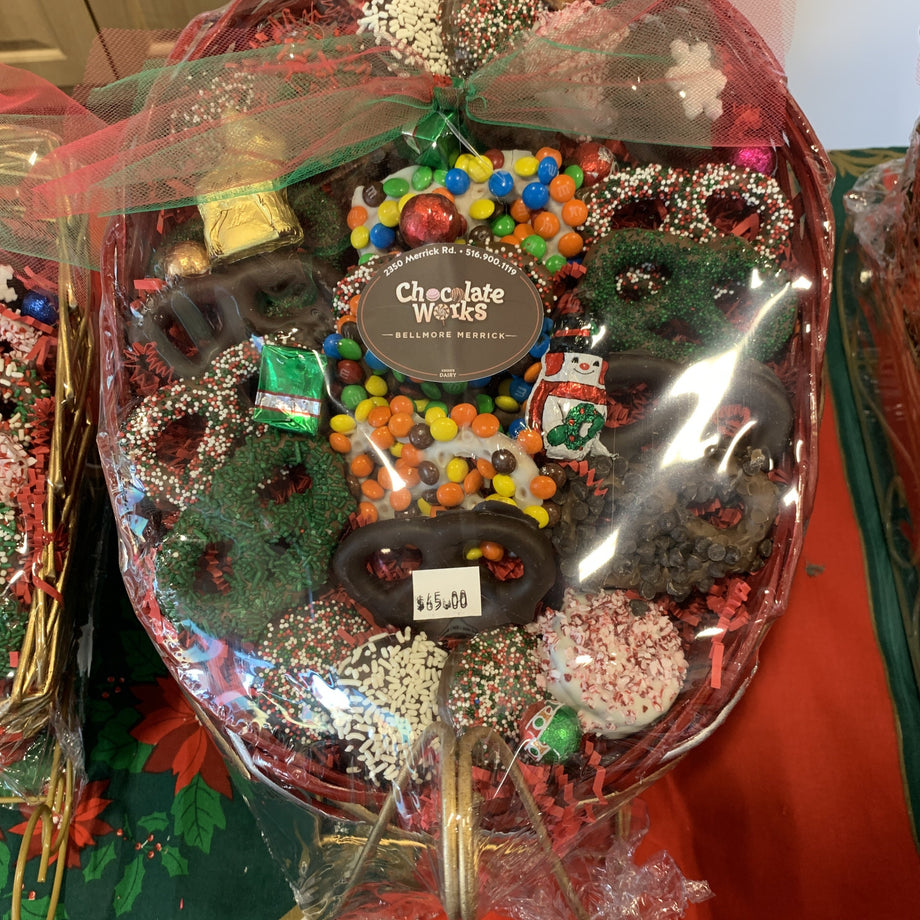Candy Gift Basket in Temple, TX | Woods Flowers